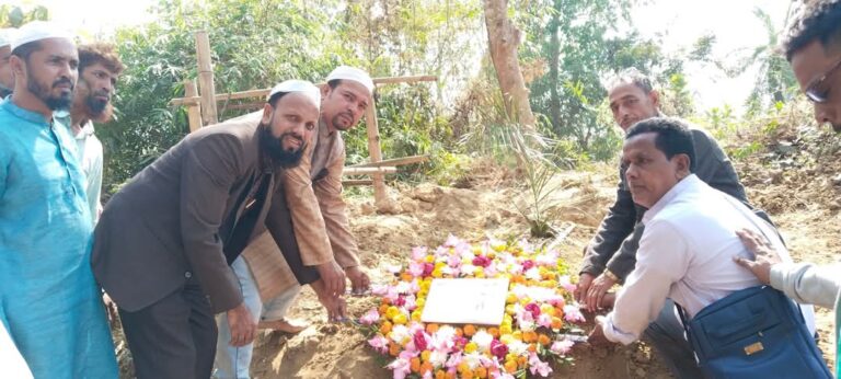 সাংবাদিক আবুল হাসনাতের দাফন সম্পন্ন বিএমইউজে, ফেনীর পুষ্পমাল্য অর্পণ