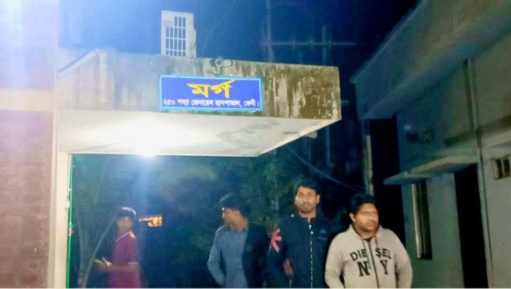 ফেনীতে পিকআপের পেছনে কাভার্ড ভ্যানের ধাক্কা, নিহত ৫