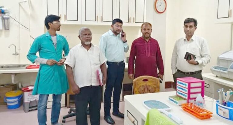 মানারাত হাসপাতাল পরিদর্শন করলেন ছাগলনাইয়া উপজেলা স্বাস্থ্য কর্মকর্তা