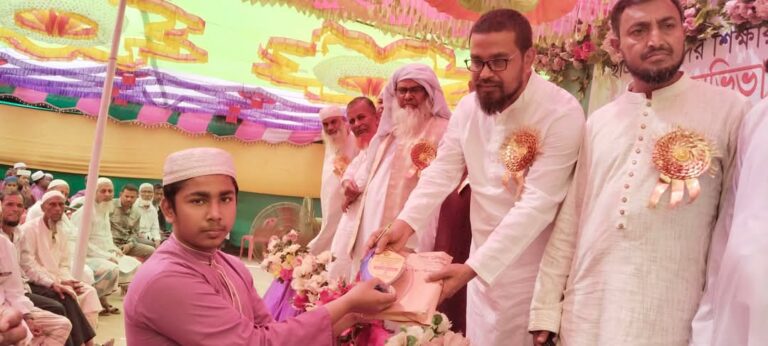 শুভপুর ইসলামিয়া আলিম মাদরাসায়অভিভাবক সমাবেশ ও পুরস্কার বিতরণ
