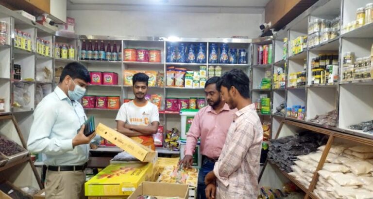 ফেনীতে ভোক্তা অধিদপ্তরের অভিযান ৩ প্রতিষ্ঠান কে ২০ হাজার টাকা জরিমানা