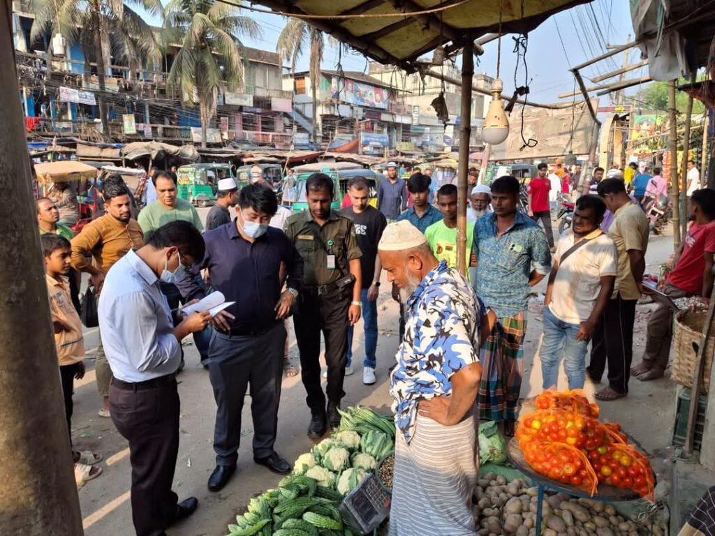 ফেনীতে ৪০ জনের ৮২ হাজার ৭'শ টাকা জরিমানা