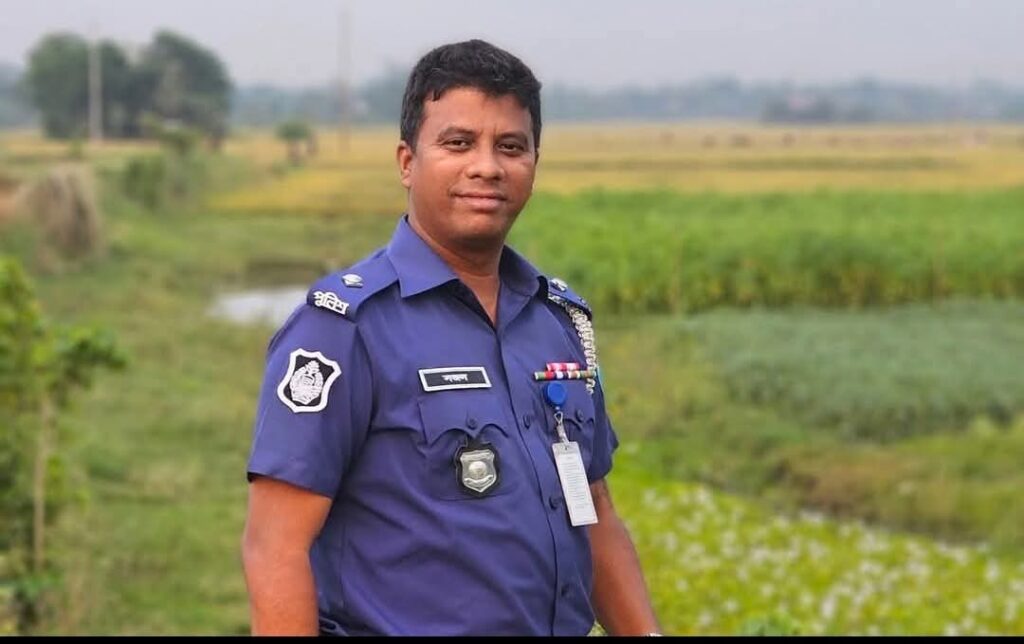 ফেনী থানায় জিডি করতে গিয়ে হেনস্তার শিকার ব্যবসায়ী