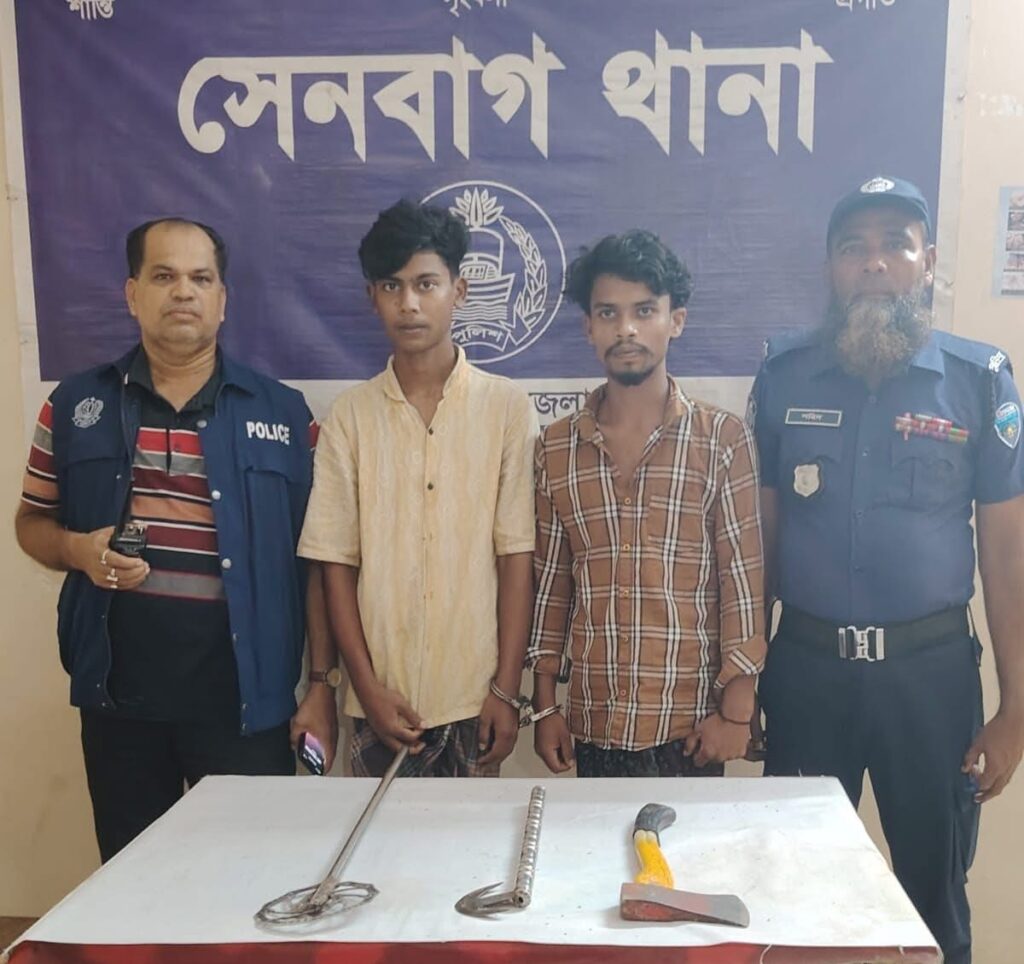 সেনবাগে কিশোর গ্যাং বিরোধী অভিযান: দেশীয় অস্ত্রসহ দুইজন আটক