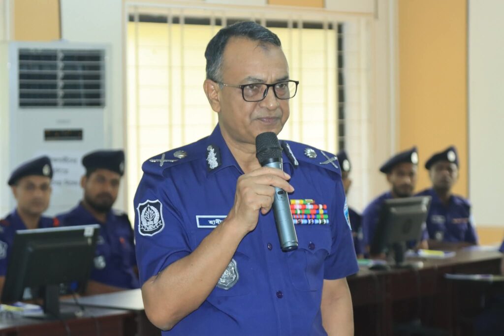 নির্বাচনী দায়িত্বে পুলিশের দক্ষতা বৃদ্ধি প্রশিক্ষণ কোর্সের উদ্বোধন নোয়াখালীতে