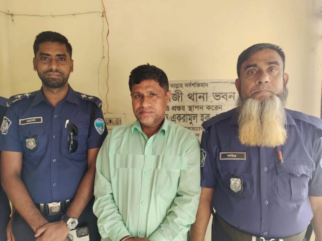 ফেনী ফুলগাজীতে ৪ মাসের সাজাপ্রাপ্ত পরোয়ানাভুক্ত আসামী গ্রেফতার