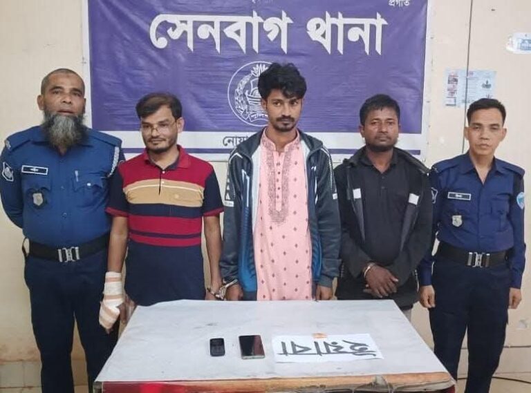 সেনবাগে ৫০ পিস ইয়াবাসহ ৩ জন আটক