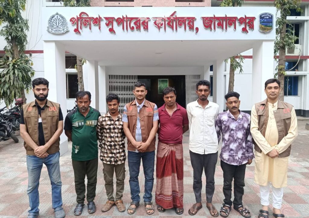 জামালপুরে ডিবির দুই অভিযানে ইয়াবা-হেরোইনসহ ৫ মাদক ব্যবসায়ী গ্রেফতার।
