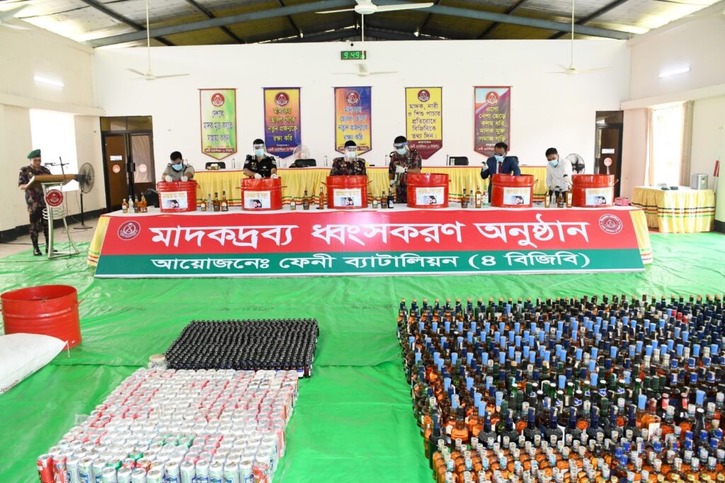 ফেনীতে ২ কোটি ১৩ লাখ টাকার মাদক ধ্বংস করল বিজিবি