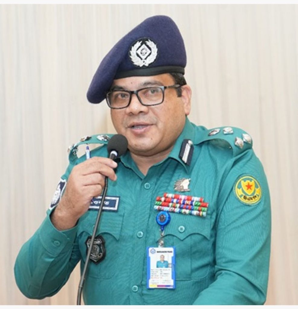 পুলিশের ভুলভ্রান্তি নিয়ে প্রকাশিত সংবাদ কে নেগেটিভলি দেখেন না।