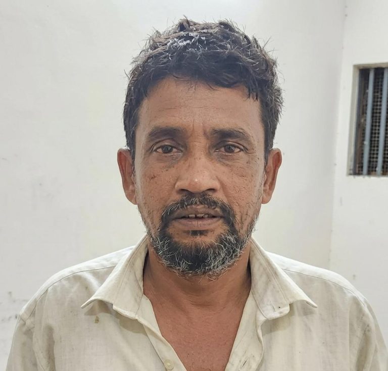 ফুলগাজী আমজাদ হাট ধর্ষন মামলায় বিয়ের প্রলোভনে ধর্ষণের অভিযোগ গ্রেফতার-১