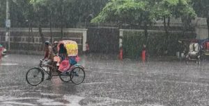 ধেয়ে আসছে শক্তিশালী বৃষ্টিবলয়, থাকতে পারে টানা ৮ দিন