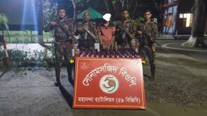 শিবগঞ্জে ৫৯ বিজিবি’র অভিযান ১৫০ বোতল এসকাফ সিরাপসহ আটক ১