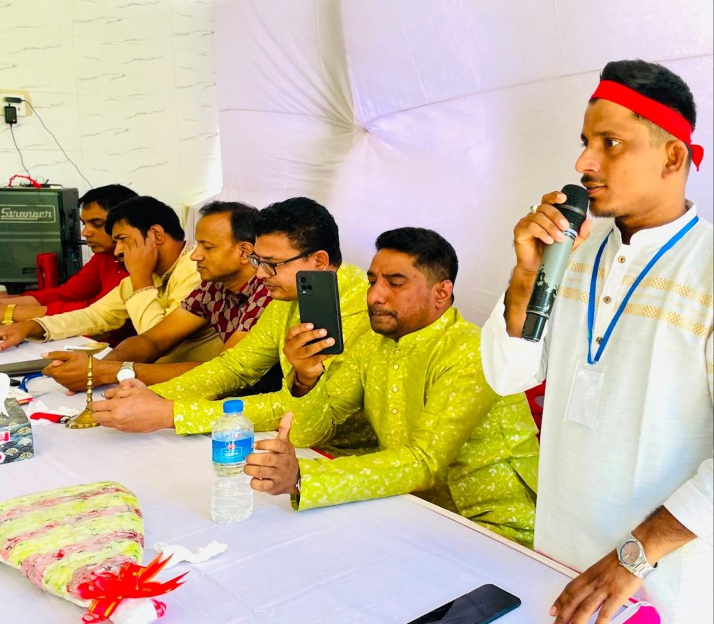 উত্তর কলাউজান নাথপাড়া সার্বজনীন শ্রীশ্রী দেবীকুসুম গীতাবিদ্যাপীঠ ছাত্র-ছাত্রীদের মধ্যে আইডি কার্ড বিতরণ ও অভিভাবক সম্মেলন অনুষ্ঠান অনুষ্ঠিত হয়েছে
