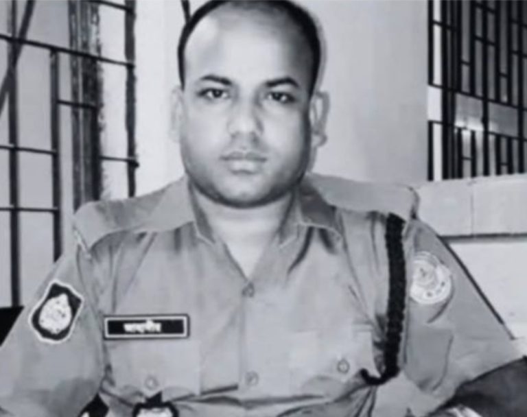 সরকারি জিপের ধাক্কায় ফেনীতে পুলিশ কনস্টেবলের মৃত্যু, শোকের ছায়া
