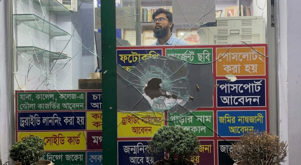 কেরানীগঞ্জে সাংবাদিকের পরিবারিক ব্যবসা প্রতিষ্ঠানে হামলা ও প্রাণনাশের অভিযোগ