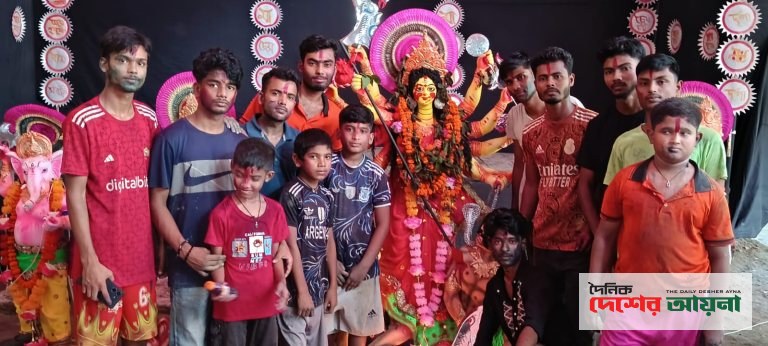 দক্ষিণ রাউজান পূর্ব গুজরা কান্তচৌকিদারবাড়ী মন্দিরে অশ্রুসিক্ত নয়নে দেবী দুর্গার বিসর্জন
