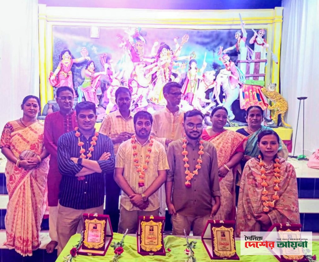 দিনাজপুর বীরগঞ্জে নতুনপাড়া পূজা উদযাপন কমিটির উদ্যোগে চার কৃতী ব্যক্তিকে সম্মাননা