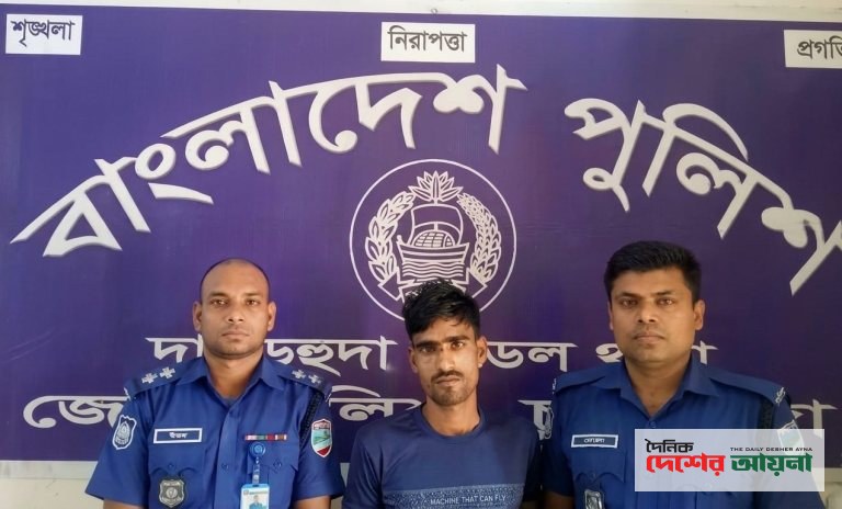 দামুড়হুদায় পুলিশের উপর হামলা: মোটরসাইকেল আরোহী গ্রেফতার-০১