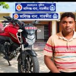 গ্রেপ্তার এড়াতে প্রেস লেখা মোটরসাইকেল ফেলে নিষিদ্ধ ছাত্রলীগ নেতার ভোঁ-দৌড়