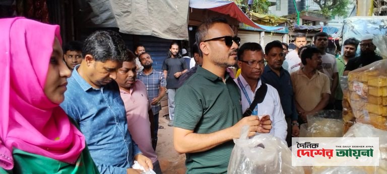 কালীগঞ্জে ভ্রাম্যমান আদালতের অভিযানে দুই লাখ টাকার ভেজাল পণ্য ধ্বংস