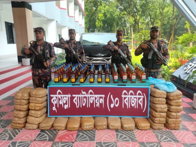 চৌদ্দগ্রামে মাইক্রোবাস থেকে ৮৯ কেজি গাঁজা ও ৬০ বোতল মদ উদ্ধার
