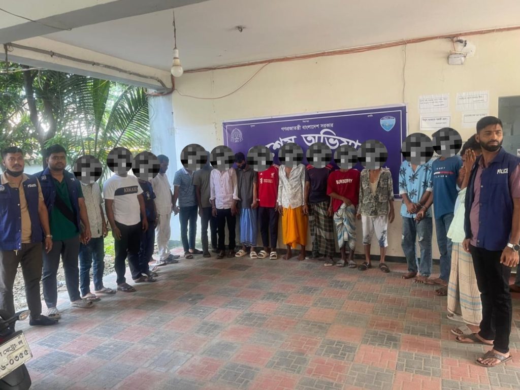 কক্সবাজার সদর মডেল থানায় ২৪ ঘণ্টায় গ্রেপ্তার ৪০