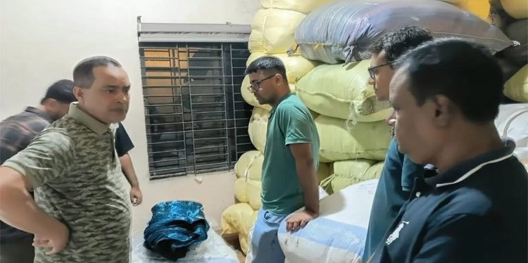 বেনাপোল বন্দর থেকে ৭ কোটি টাকার পণ্য পাচার, ঢাকায় আটক, বেনাপোলে শুল্ক ফাঁকির মহোৎসবে বড় বাঁধা যুগ্ম কমিশনার শরফুদ্দিন মিঞা