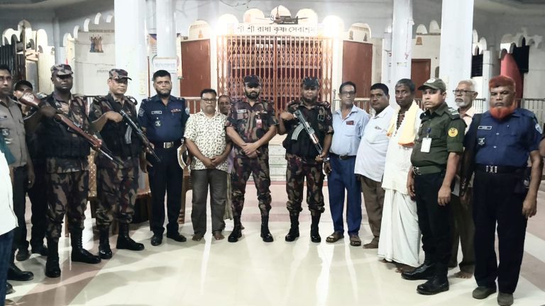 দুর্গাপূজায় ফেনীতে ৫ প্লাটুন বিজিবি মোতায়েন, স্থাপন হবে বেইজ ক্যাম্প,ছাগলনাইয়ায় পূজামণ্ডপ পরিদর্শন করলেন ৪ বিজিবির অধিনায়ক