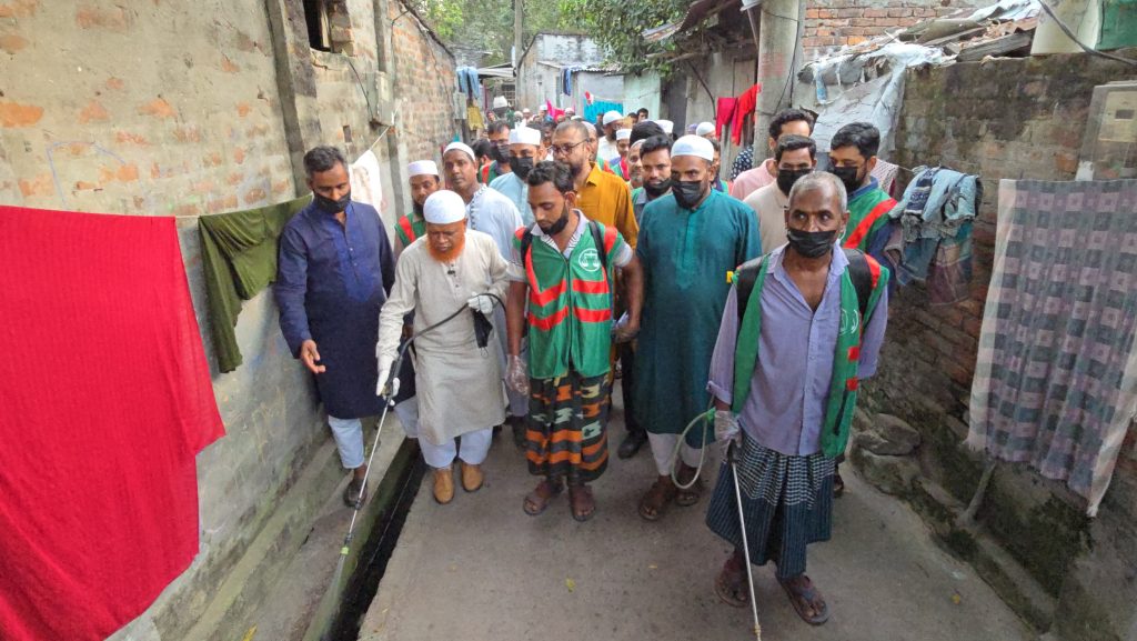 চাঁপাইনবাবগঞ্জ পৌরসভায় এডিস মশার লার্ভা নিধন কর্মসূচির উদ্বোধন করলেন এমপি বুলবুল